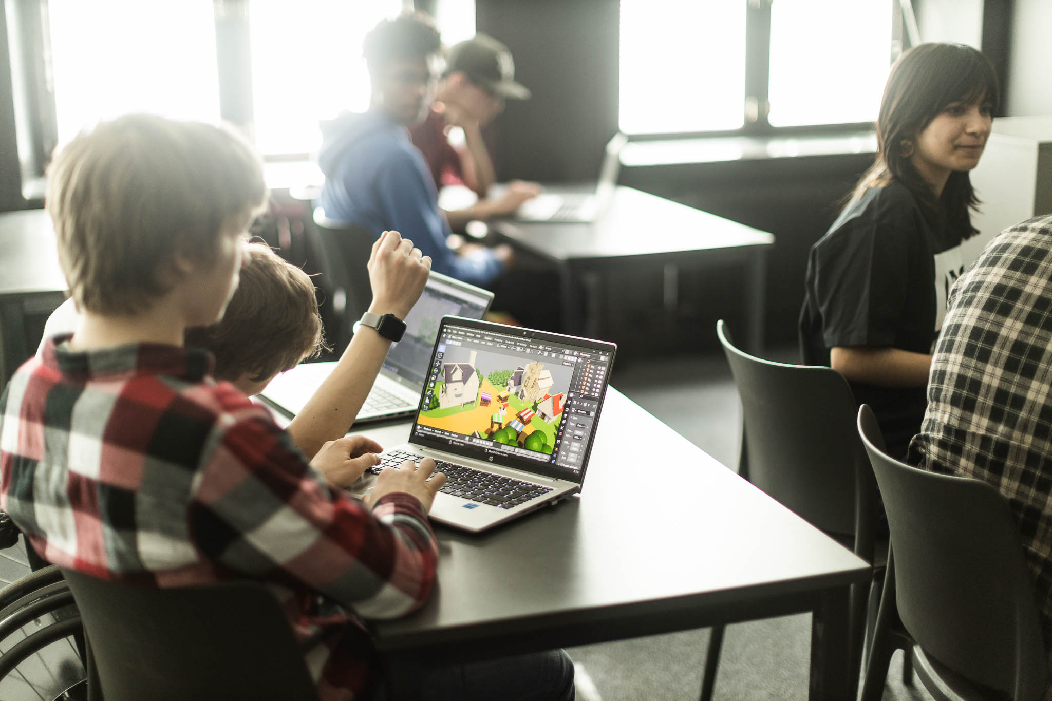 Elever på profilen spelutveckling har lektion