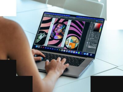 Elev arbetar med formgivning på sin PC