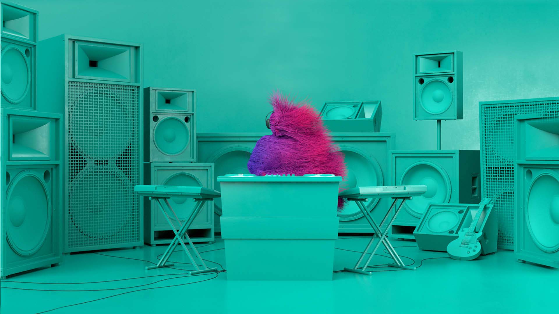 En 3D-modellerad rosa-lila figur gjord av trådar står vid ett mixerbord i en grön miljö omgiven av musikinstrument.