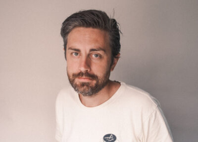 Porträtt av Dennis.